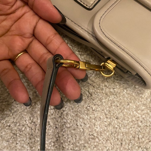 Marc Jacobs Large Madison Taupe Crossbody Shoulder Bag! - Picture 5 of 9